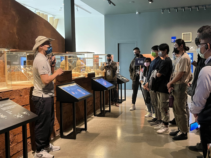 友達招募員工為文化志工，擔任文化館導覽大使，積極推廣文資保存、文史教育