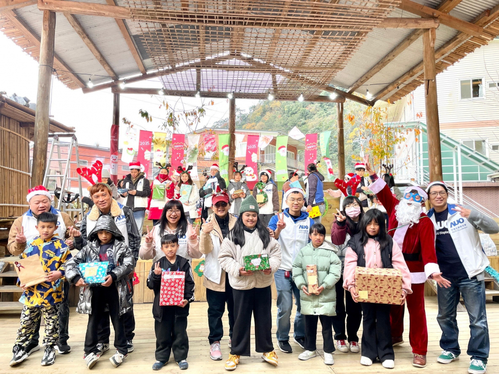 友達永續基金會號召「圓夢計畫」行動連續23年，由同仁凝聚內部愛心與資源送往偏鄉，累積為逾萬名兒童圓夢，實踐友達共創共好的永續精神。