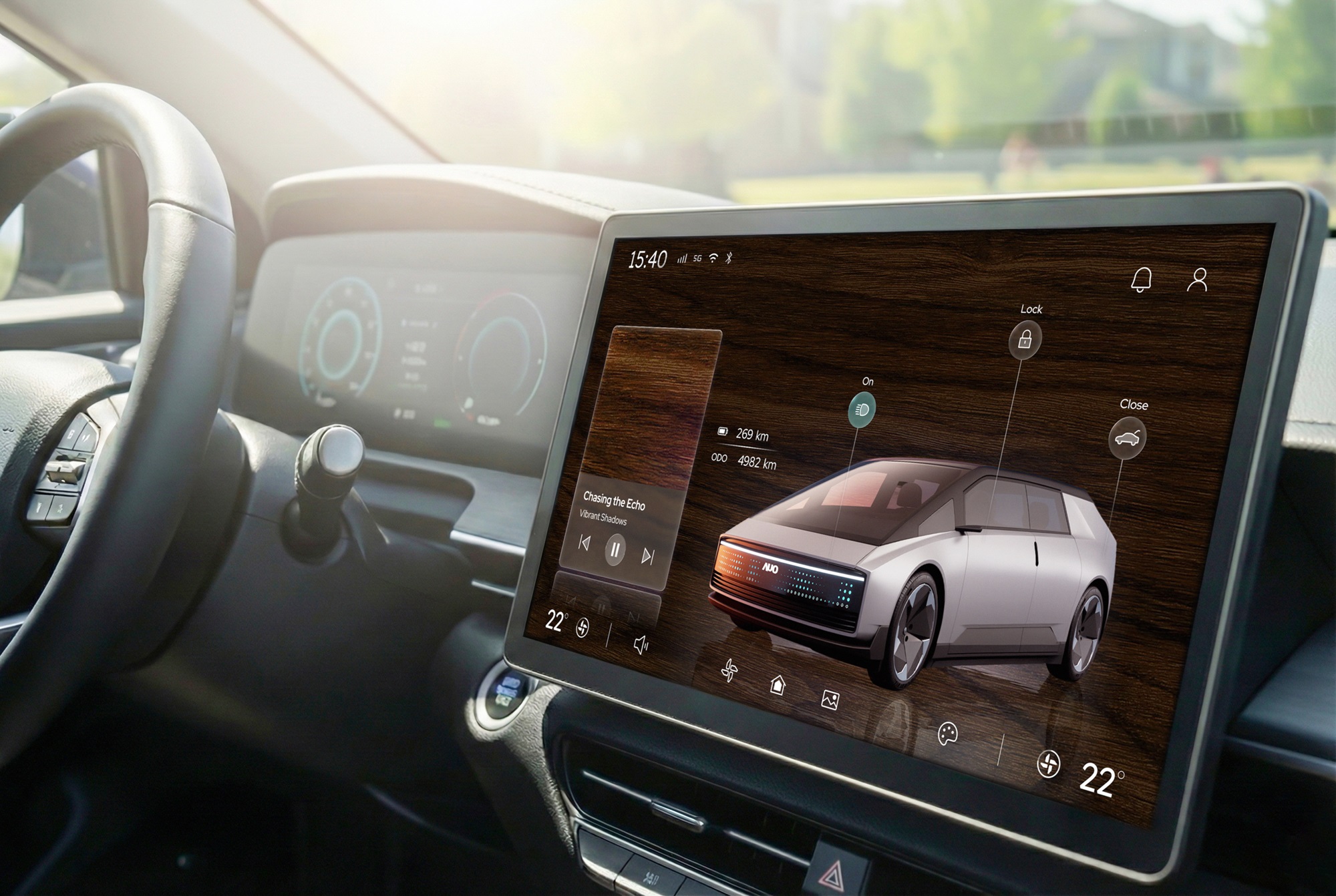 友達光電五度蟬連科睿唯安全球百大創新機構，在顯示科技、智慧移動與垂直場域相關領域布局研發與專利先機。圖為友達在智慧移動領域，將先進顯示技術應用於座艙的駕駛與中控區域