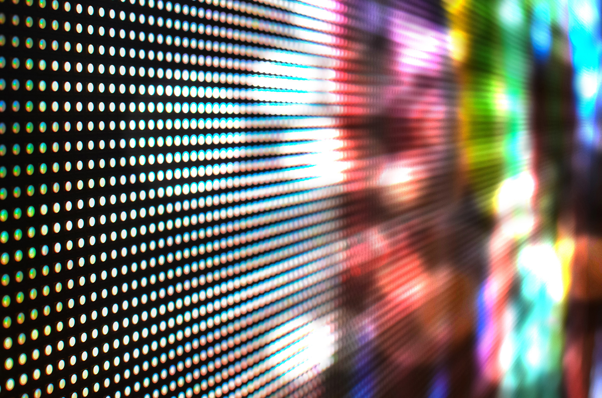 超高亮度、超长寿命